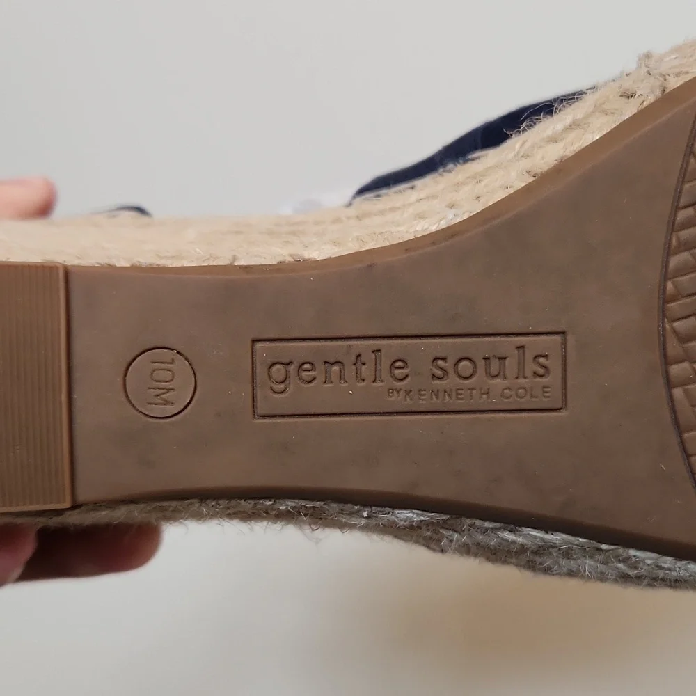 NWT Kenneth Cole Gentle Souls Colleen Cross Blue Elastic Wedge Sandal